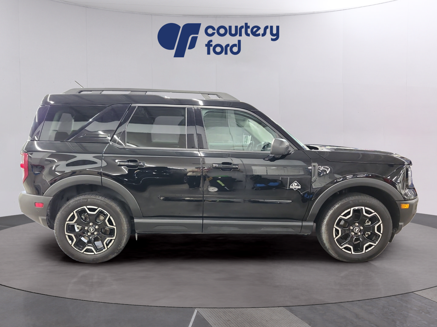 Certified 2025 Ford Bronco Sport Outer Banks w/ Outer Banks Tech Package+ AWD/4WD image 7