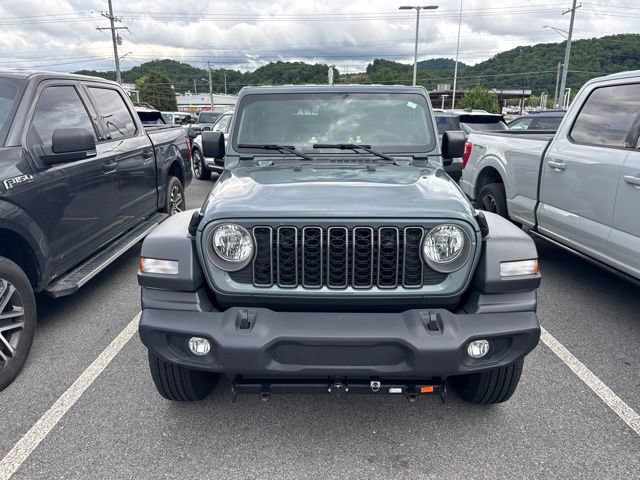 Used 2025 Jeep Wrangler Sport AWD/4WD image 19