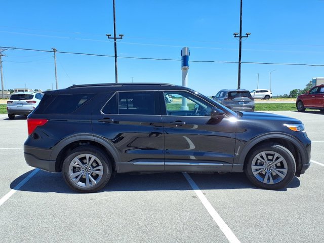 Certified 2024 Ford Explorer XLT w/ Equipment Group 202A AWD/4WD image 6