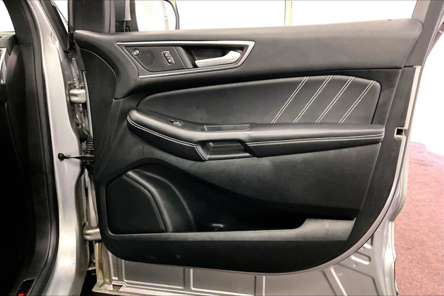 Certified 2022 Ford Edge ST image 23