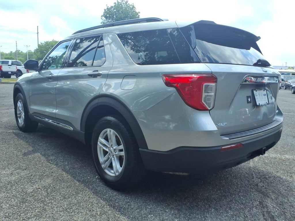 Certified 2023 Ford Explorer XLT w/ Class IV Trailer Tow Package AWD/4WD image 4
