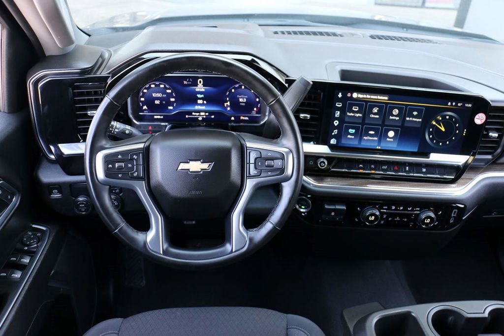 Used 2025 Chevrolet Silverado 1500 LT RWD image 22