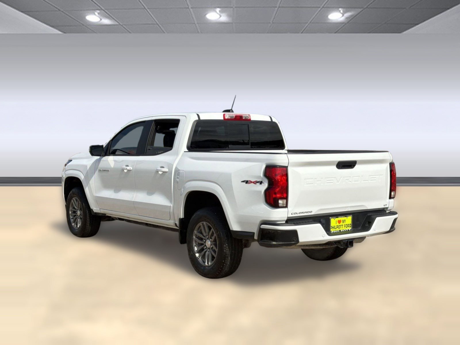 Used 2024 Chevrolet Colorado LT w/ LT Convenience Package II AWD/4WD image 3