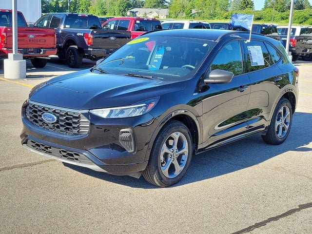 Certified 2023 Ford Escape ST-Line w/ Tech Pack #1 AWD/4WD image 2