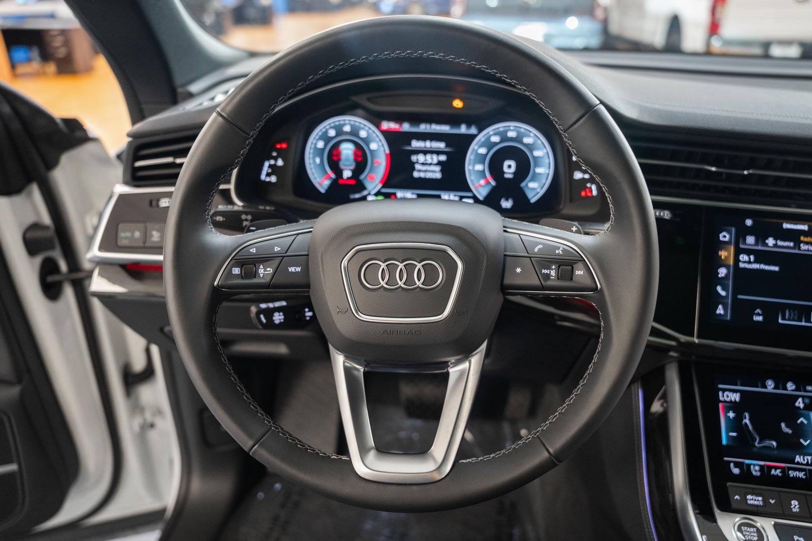 Used 2025 Audi Q8 Premium Plus AWD/4WD image 33