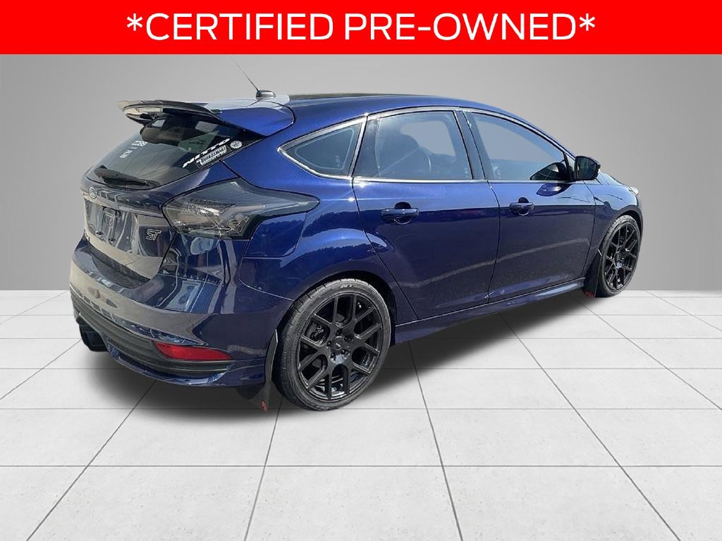 Certified 2017 Ford Focus ST w/ Equipment Group 401A FWD image 4