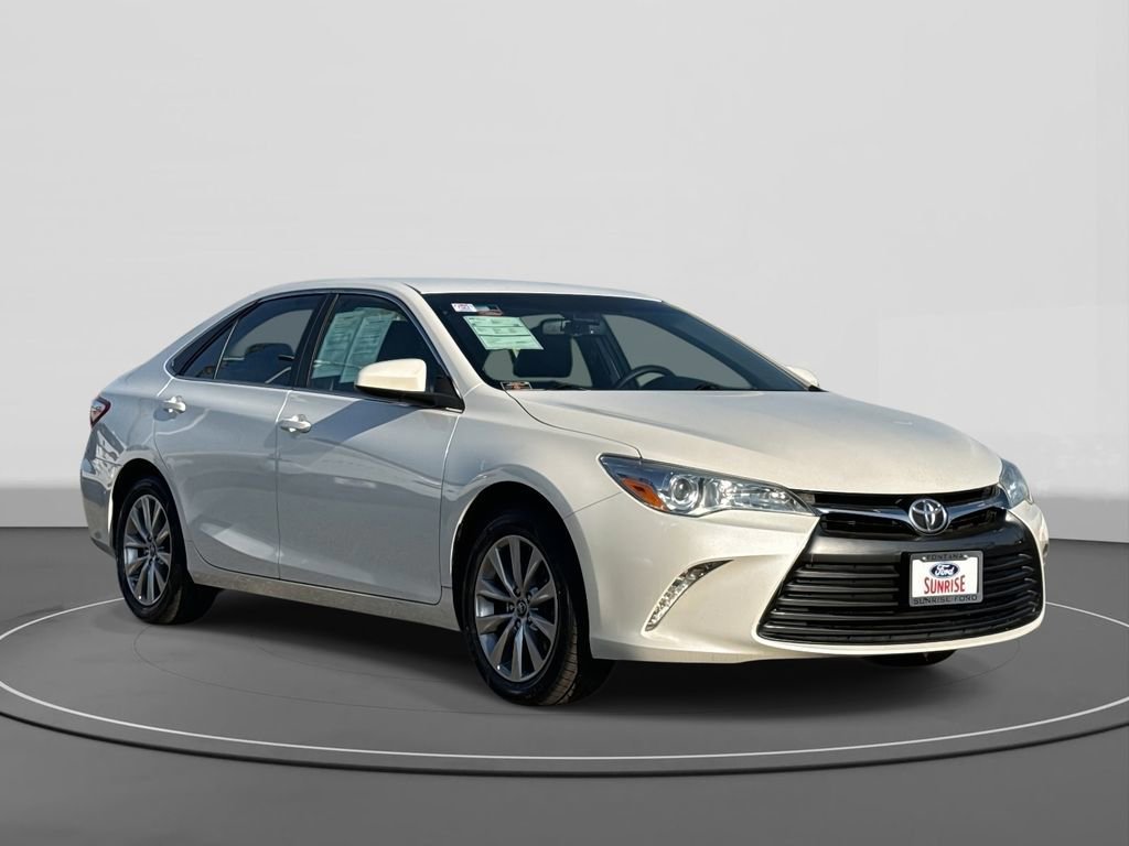 Used 2017 Toyota Camry XLE image 5