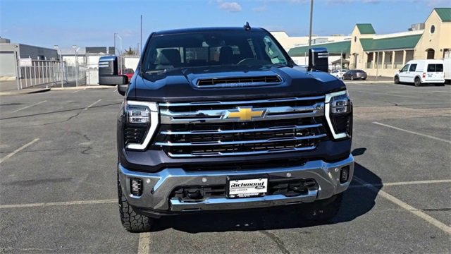 Used 2024 Chevrolet Silverado 2500 LTZ w/ LTZ Plus Package image 9