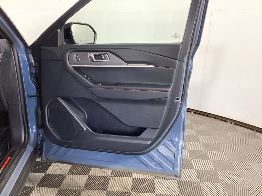 Certified 2025 Ford Explorer ST AWD/4WD image 8