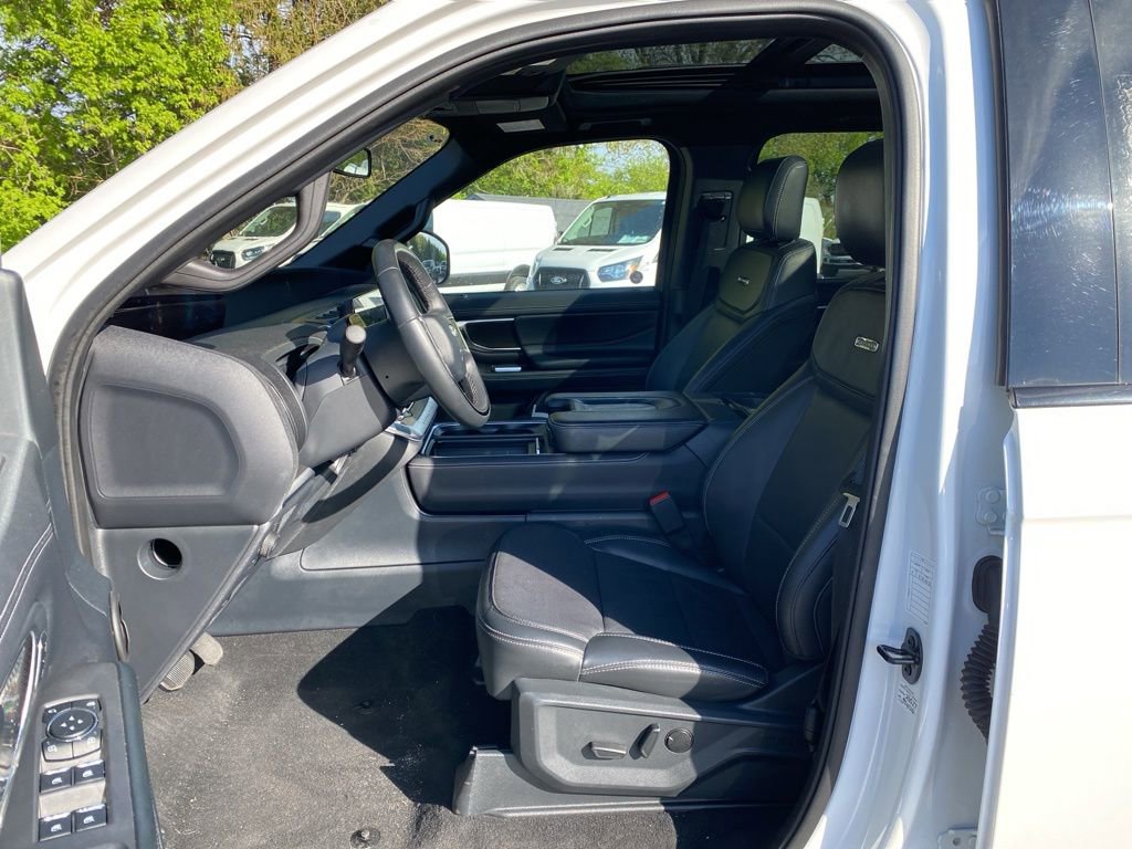Certified 2025 Ford Expedition Max Platinum w/ Stealth Performance Package AWD/4WD image 6