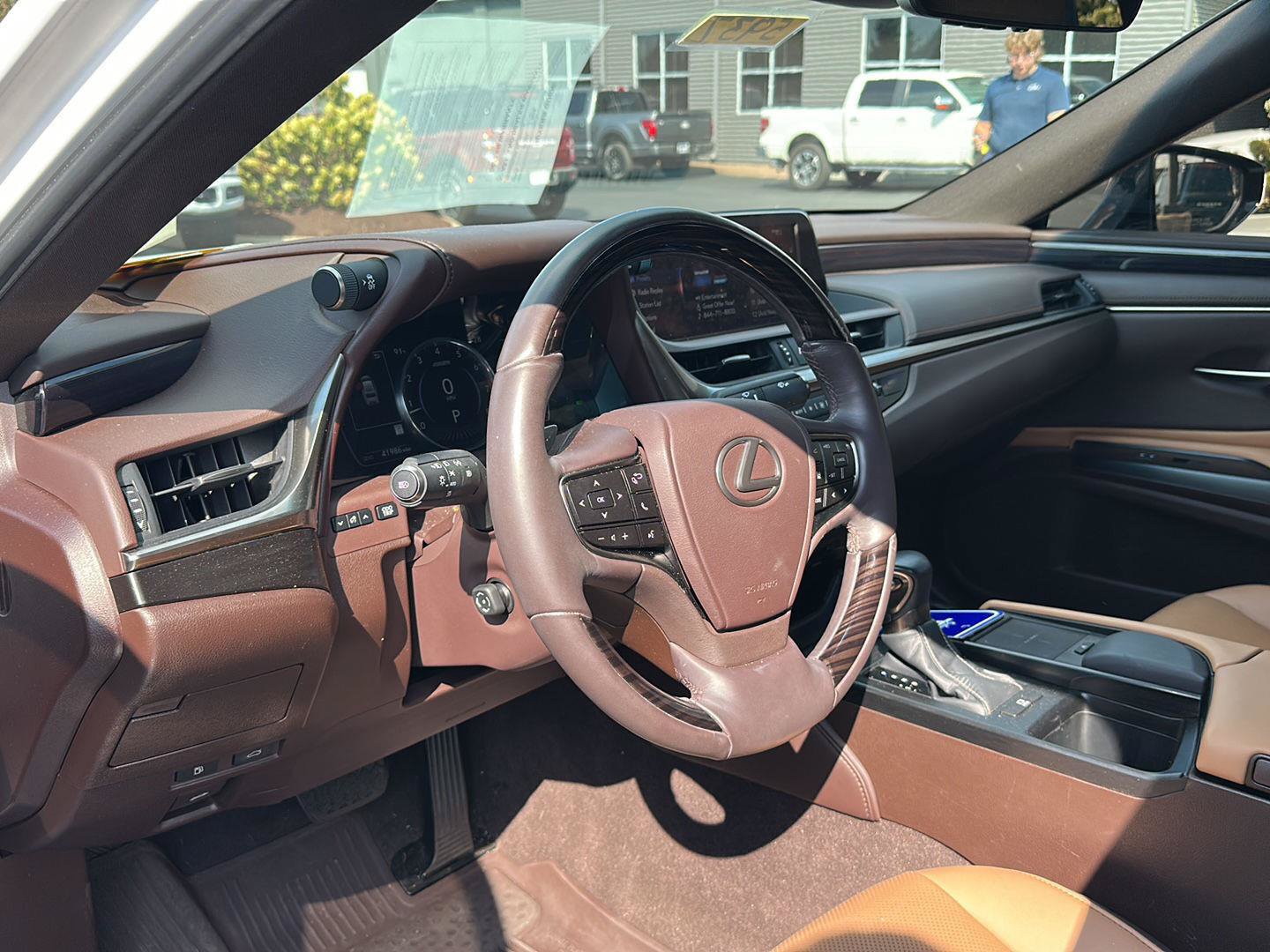 Used 2019 Lexus ES 350 w/ Premium Package FWD image 2