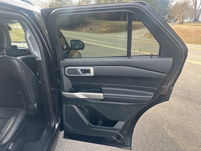 Certified 2022 Ford Explorer XLT w/ Equipment Group 202A image 14