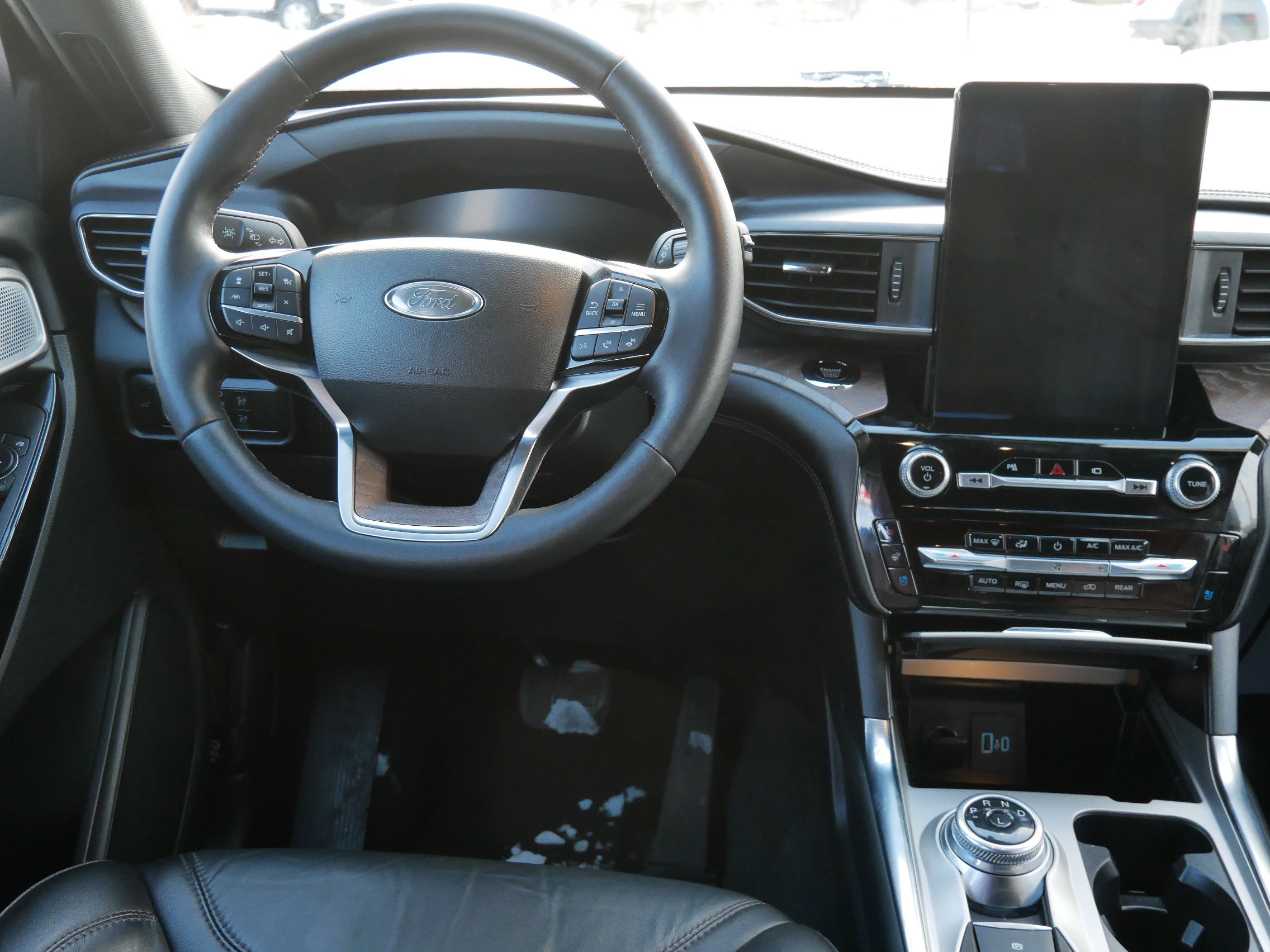 Certified 2023 Ford Explorer Platinum w/ Premium Technology Package image 16