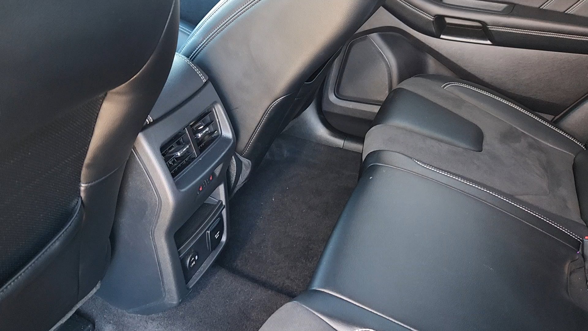 Certified 2022 Ford Edge ST w/ Equipment Group 401A image 15