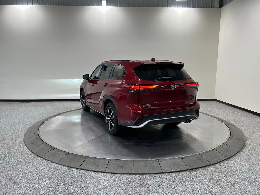Used 2021 Toyota Highlander XSE AWD/4WD image 8