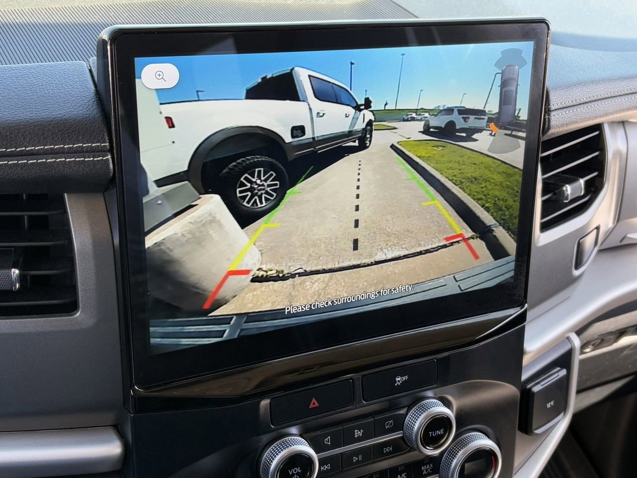 Certified 2023 Ford Expedition XLT image 20