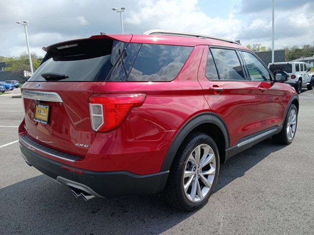 Certified 2023 Ford Explorer Platinum w/ Technology Package AWD/4WD image 4