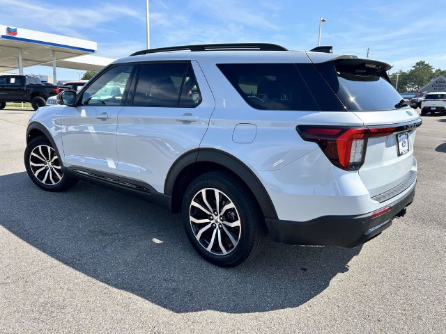 Certified 2026 Ford Explorer ST-Line AWD/4WD image 33