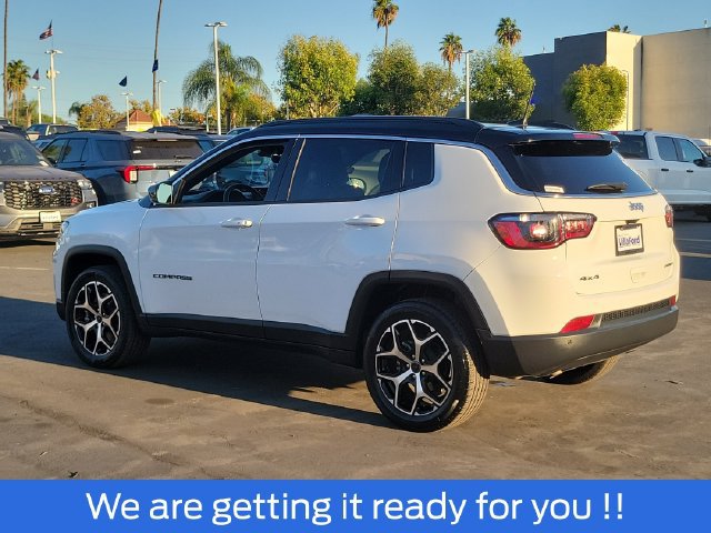 Used 2025 Jeep Compass Limited AWD/4WD image 2