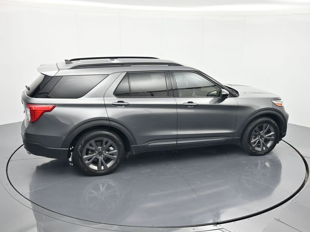Certified 2023 Ford Explorer XLT w/ Equipment Group 202A RWD image 33