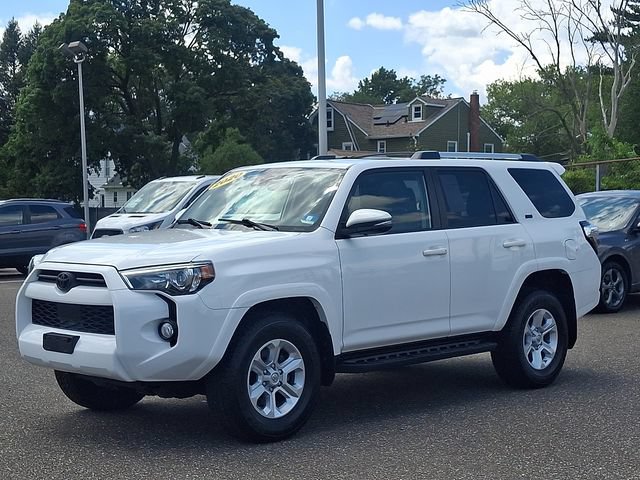 Used 2020 Toyota 4Runner SR5 Premium w/ Moonroof Package AWD/4WD image 3