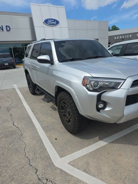 Used 2022 Toyota 4Runner SR5 AWD/4WD image 30