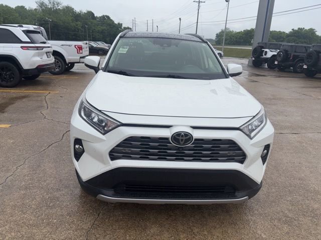 Used 2019 Toyota RAV4 Limited w/ Advanced Technology Package AWD/4WD image 4