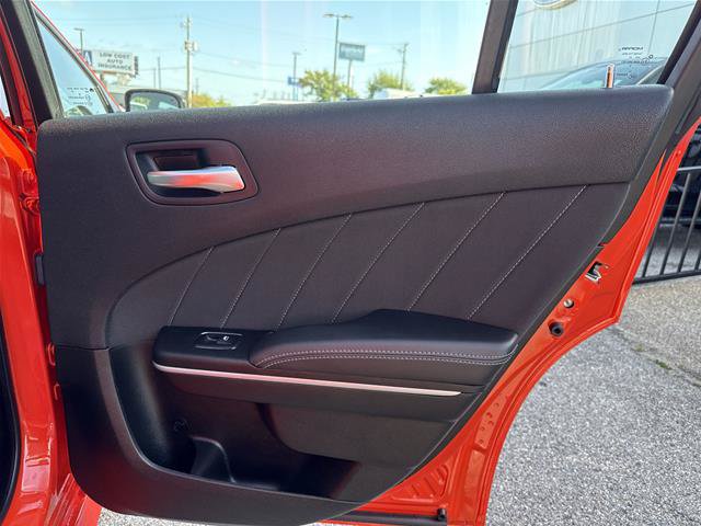 Used 2023 Dodge Charger R/T w/ Technology Group RWD image 20