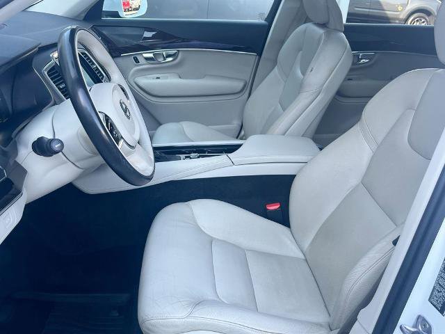 Used 2019 Volvo XC90 T5 Momentum w/ Multimedia Package image 11