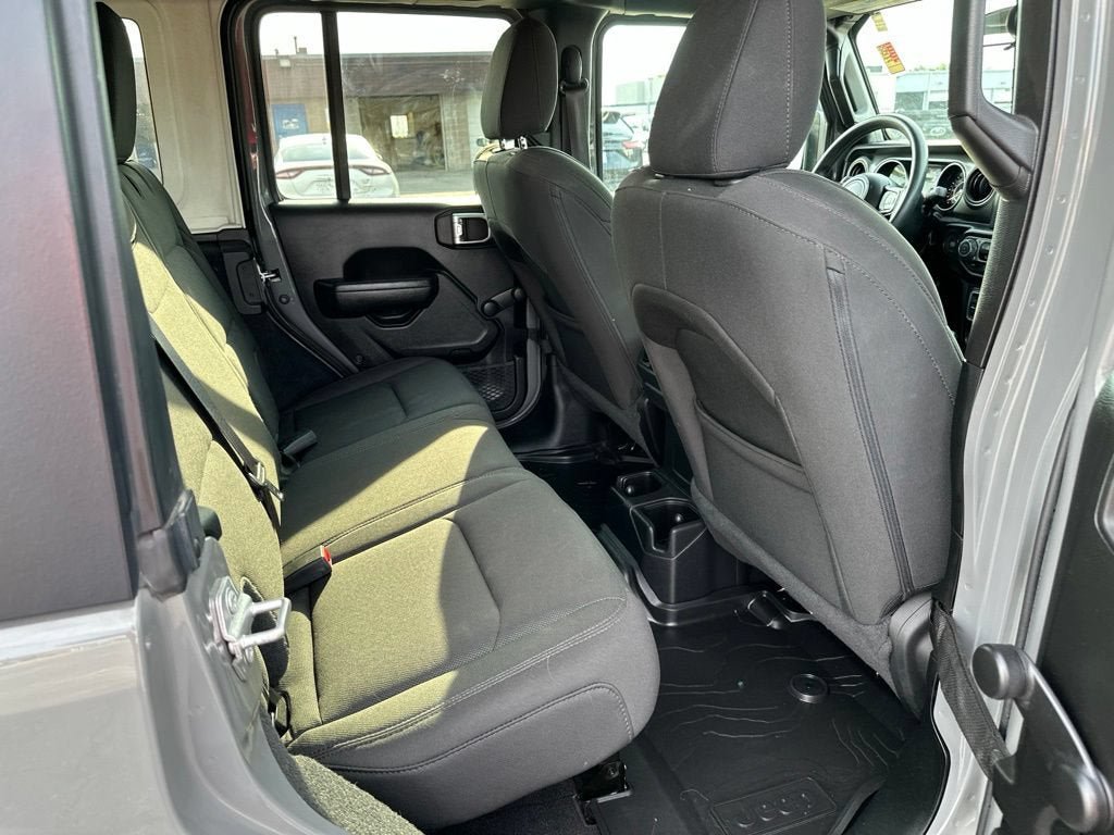 Used 2023 Jeep Wrangler Unlimited Sport AWD/4WD image 10