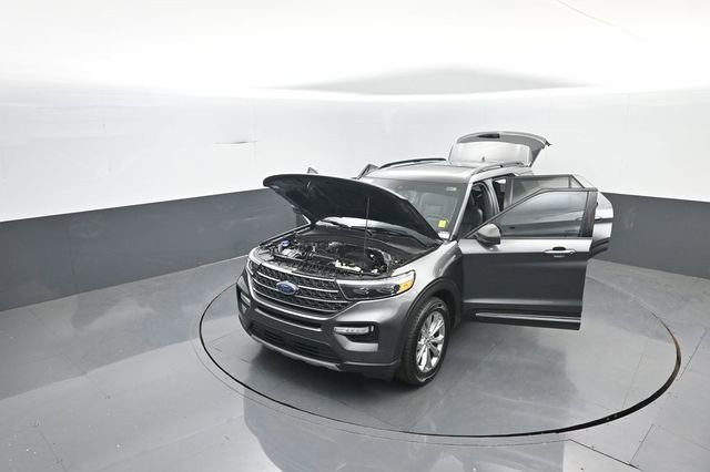 Certified 2020 Ford Explorer XLT w/ Equipment Group 202A AWD/4WD image 41