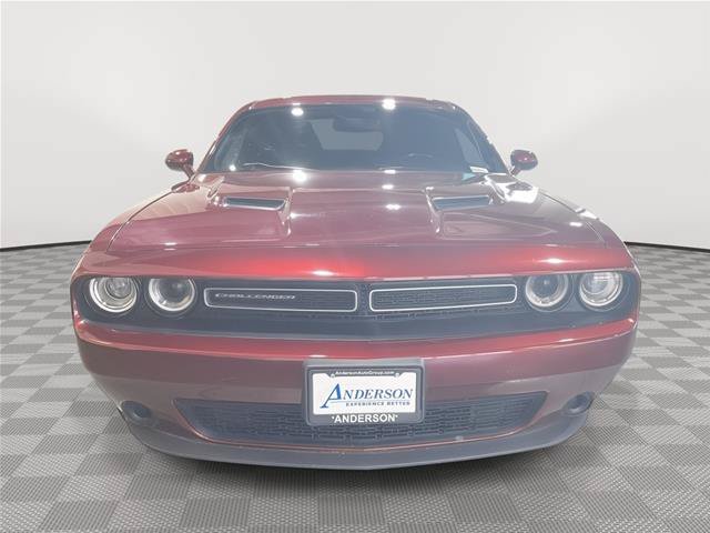 Used 2019 Dodge Challenger SXT RWD image 4