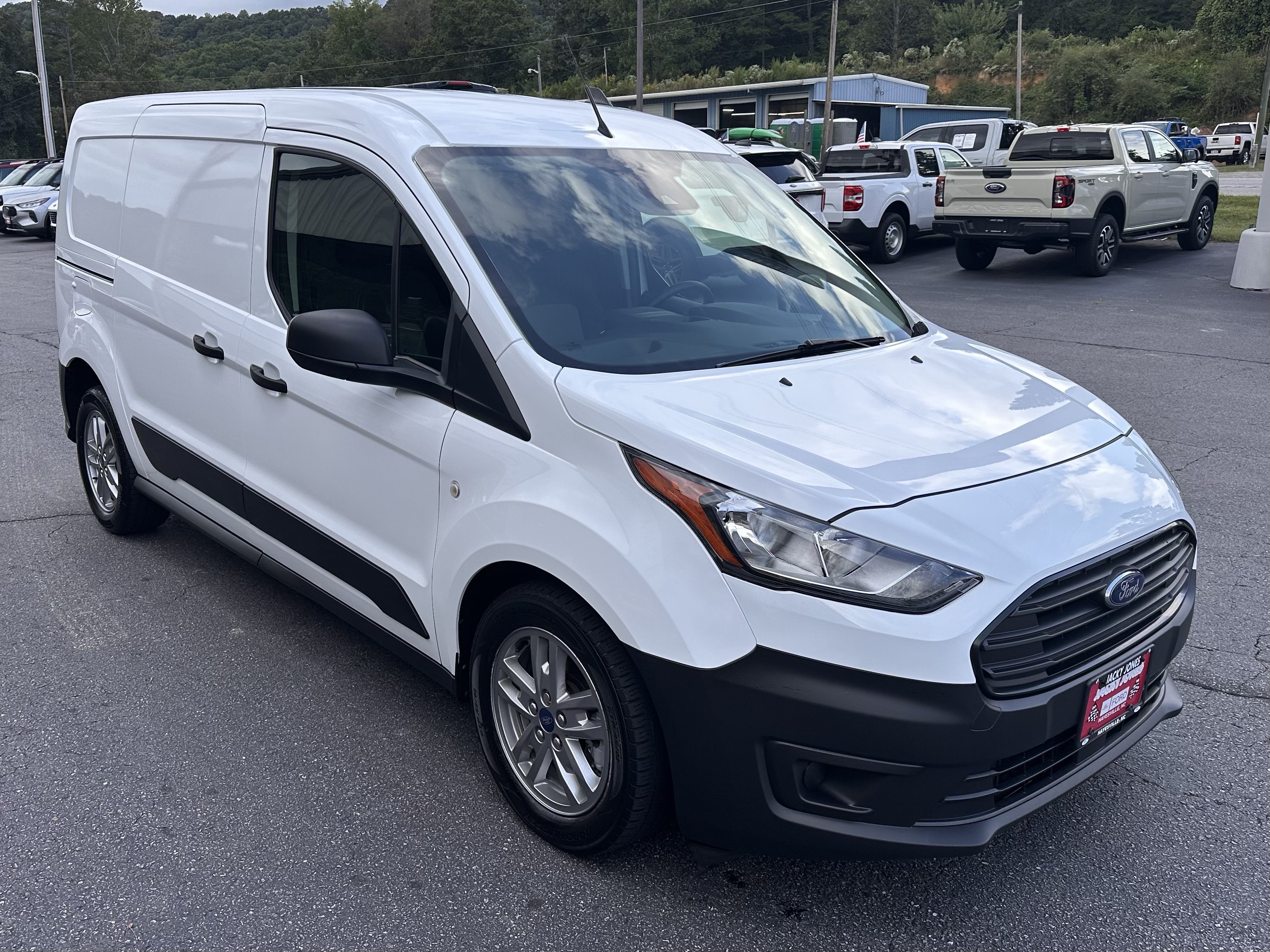 Certified 2023 Ford Transit Connect XL FWD image 4