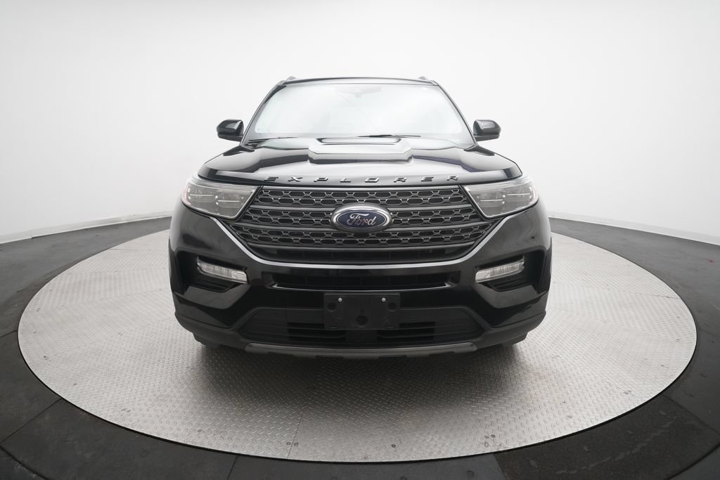 Certified 2022 Ford Explorer XLT w/ XLT Sport Appearance Package AWD/4WD image 11