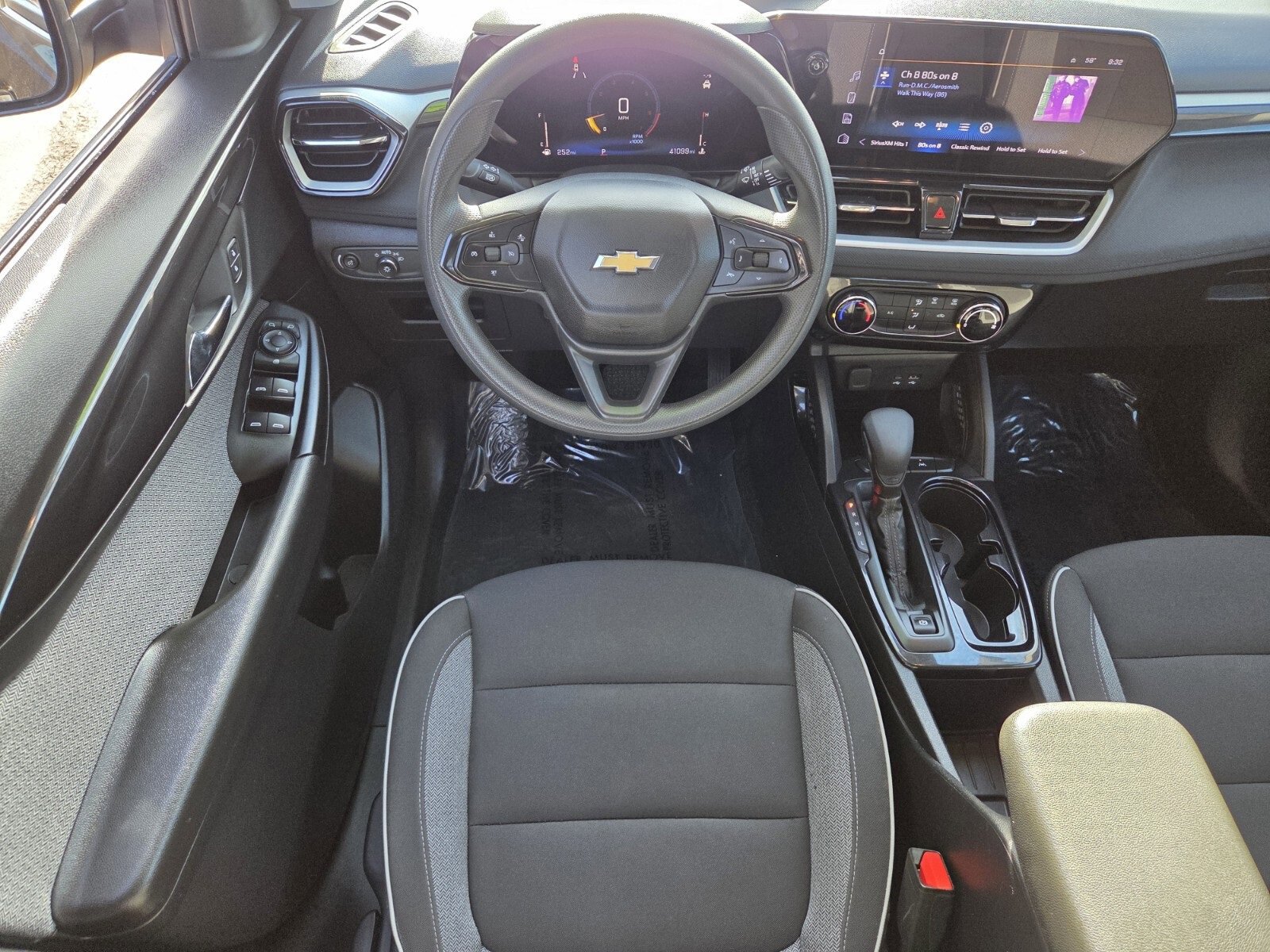 Used 2024 Chevrolet TrailBlazer LT image 12