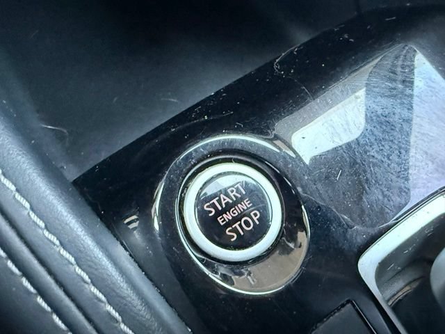 Used 2020 Nissan Kicks SR w/ SR Premium Package FWD image 34