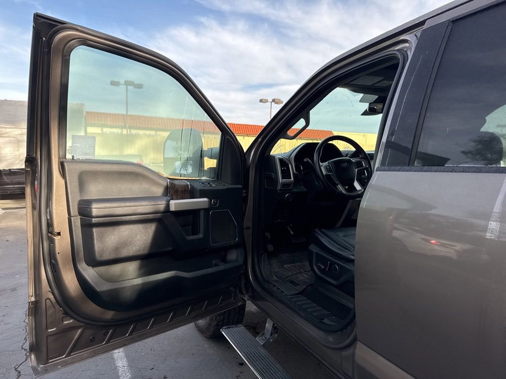 Certified 2018 Ford F250 Lariat w/ Lariat Ultimate Package image 9
