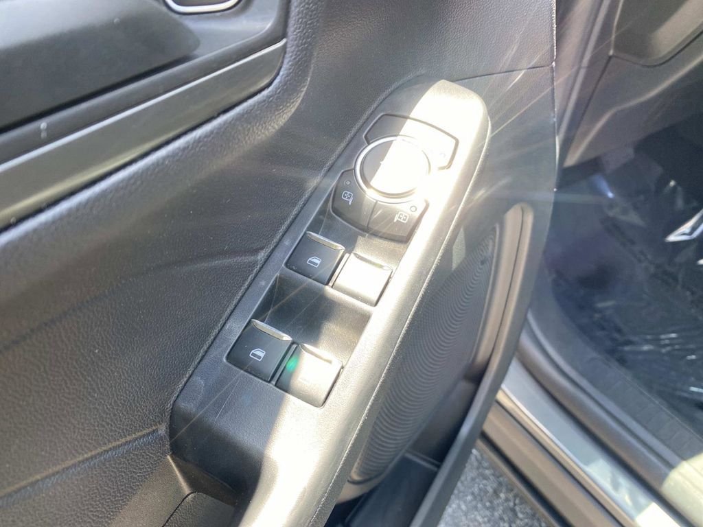 Certified 2025 Ford Escape Active FWD image 16