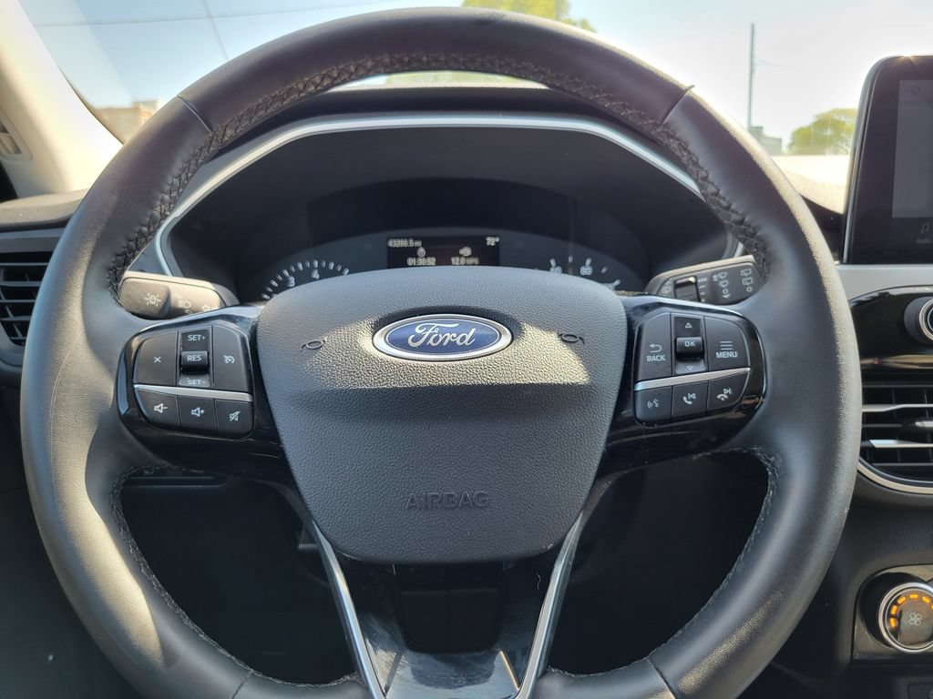 Certified 2022 Ford Escape SE w/ Cold Weather Package AWD/4WD image 9