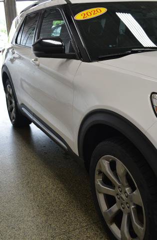 Certified 2020 Ford Explorer Platinum w/ Premium Technology Package AWD/4WD image 8