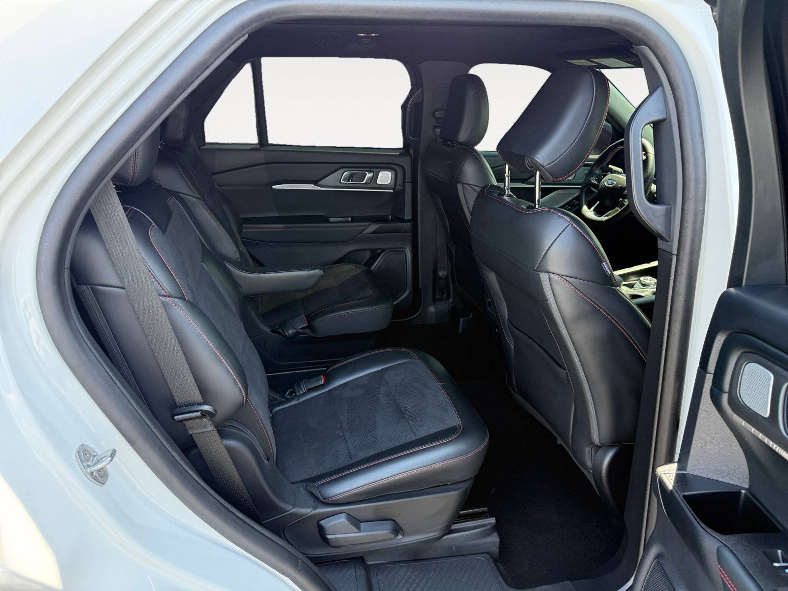 Certified 2025 Ford Explorer ST w/ Sun And Sound Package AWD/4WD image 18