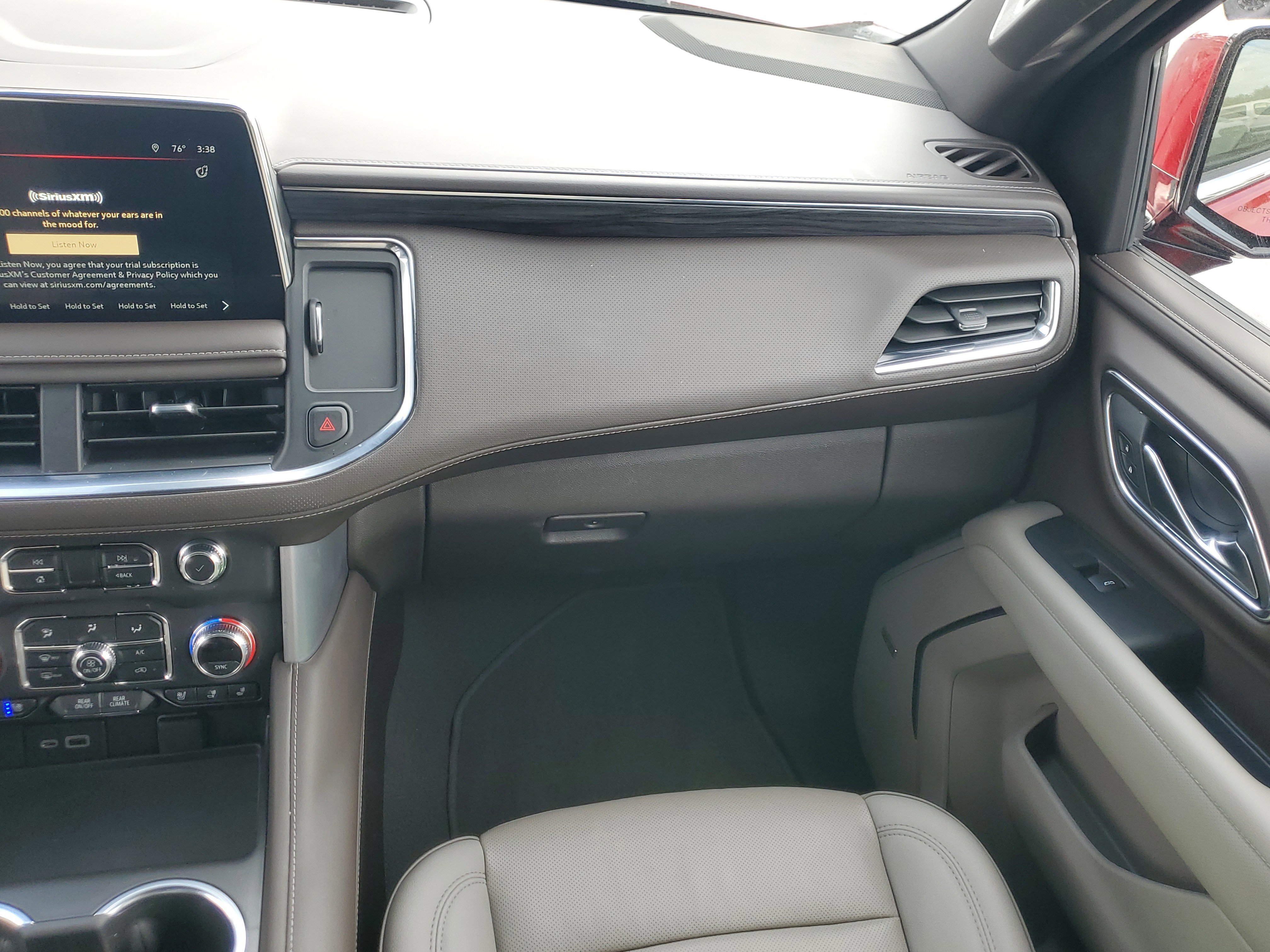 Used 2023 GMC Yukon SLT w/ SLT Luxury Package image 17