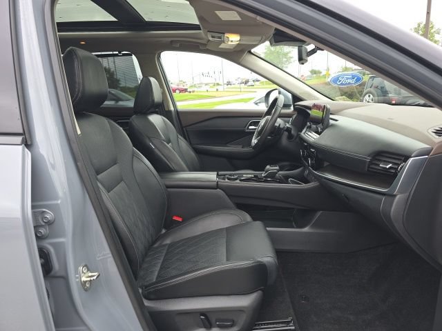 Used 2023 Nissan Rogue Platinum w/ Platinum Premium Package AWD/4WD image 20