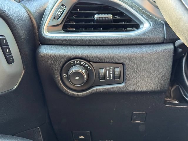 Used 2020 Chrysler Pacifica Limited w/ Advanced Safetytec Group FWD image 34