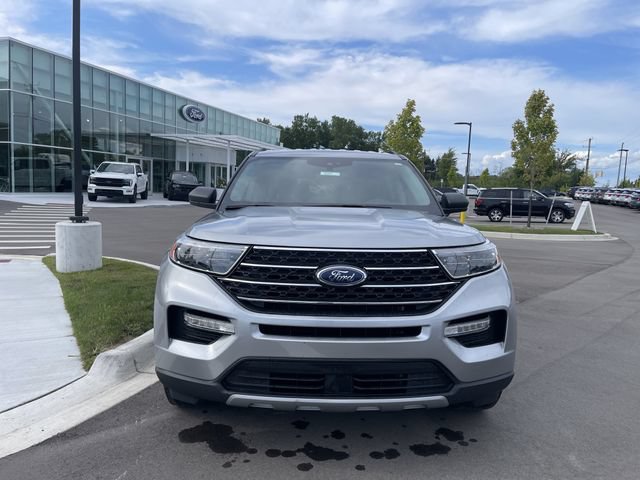 Certified 2023 Ford Explorer XLT w/ Equipment Group 202A AWD/4WD image 8