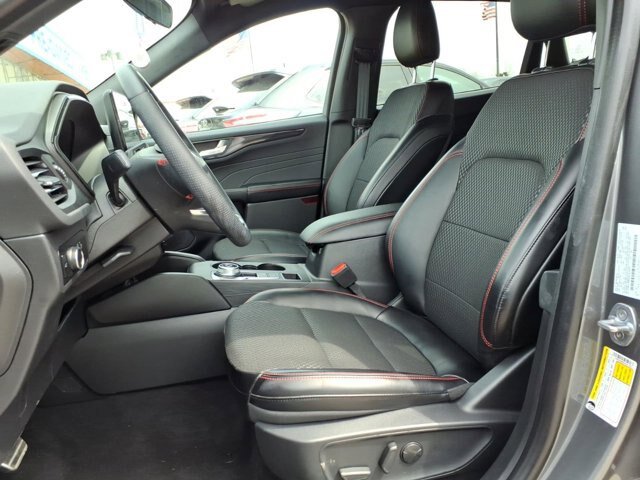 Certified 2024 Ford Escape ST-Line w/ Tech Pack #1 AWD/4WD image 3