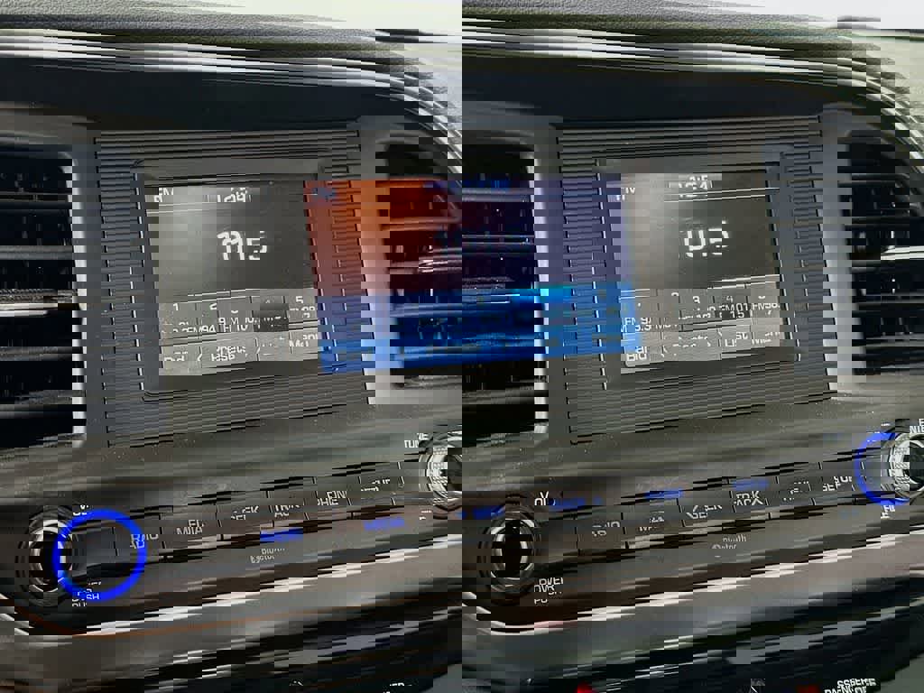 Used 2019 Hyundai Elantra SE image 19