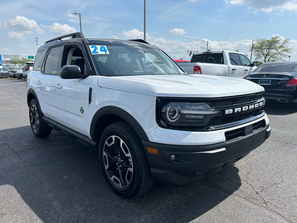 Certified 2024 Ford Bronco Sport Outer Banks w/ Tech Package AWD/4WD image 2