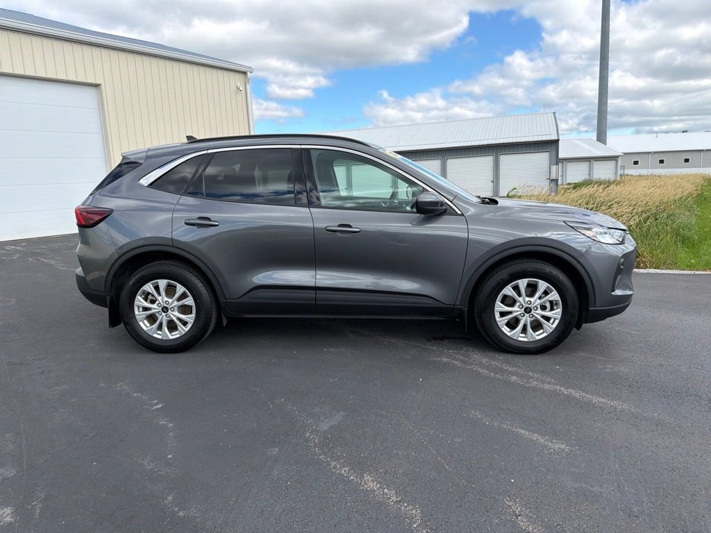Certified 2023 Ford Escape Active w/ Tech Pack #2 AWD/4WD image 3
