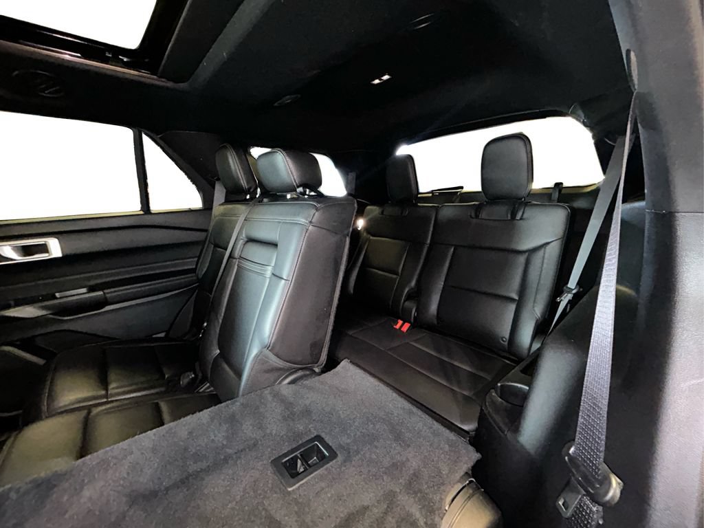 Certified 2020 Ford Explorer XLT w/ Equipment Group 202A AWD/4WD image 39